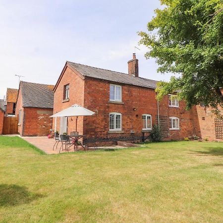 Hill Farm Villa Nantwich Exterior photo